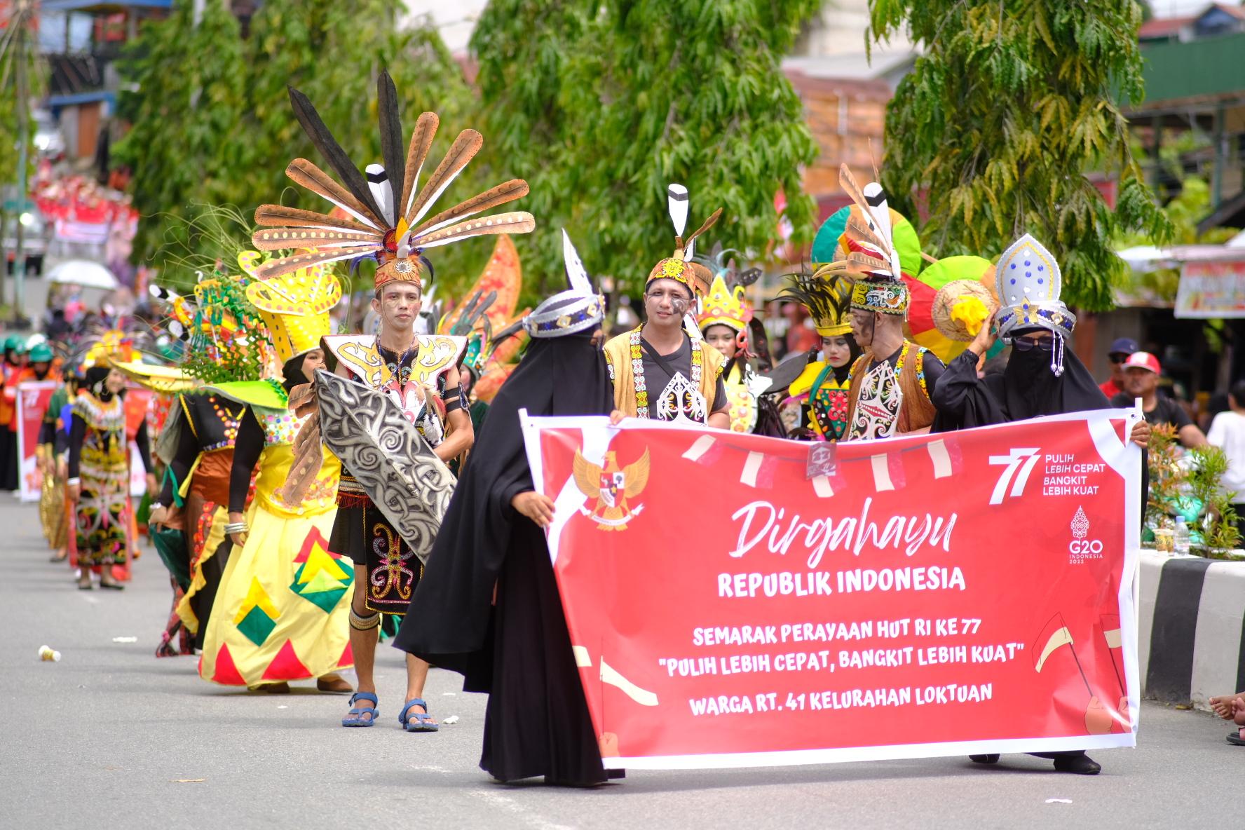 Rayakan HUT RI Bersama Masyarakat, Pupuk Kaltim Gelar Pawai Kemerdekaan ...